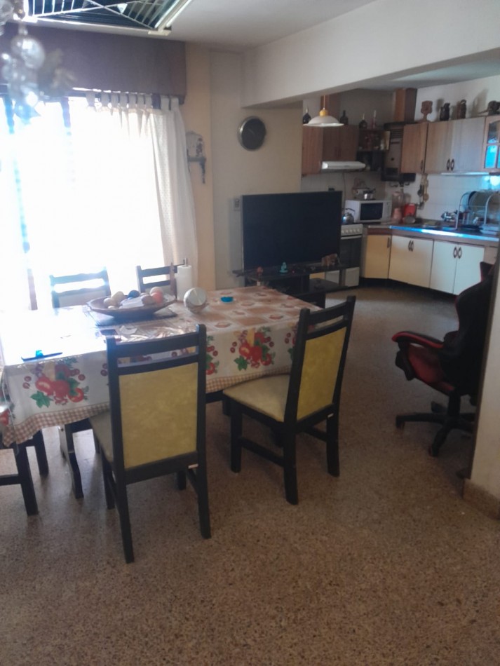 Urca casa 4 Dormitorios mas Local Comercial Excelente Ubicacion