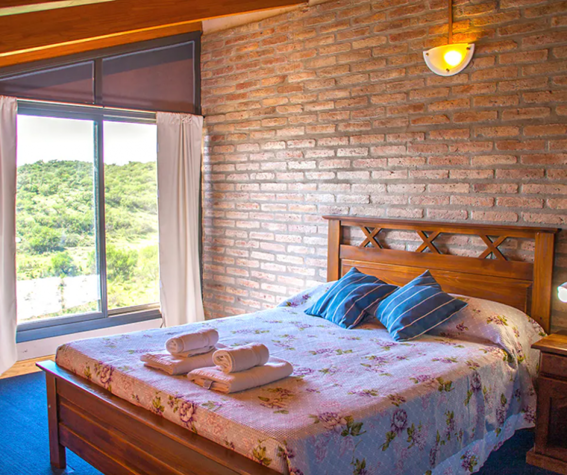 Complejo de Cabañas en Icho Cruz Ubicado Sobre La Ruta en La Montaña a m del Rio y del Centro Complejo en Pleno Auge