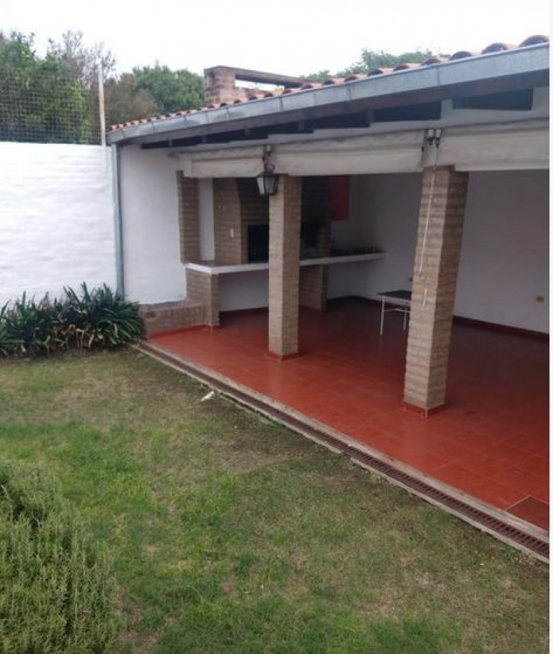 COLINA DE VELEZ SARFIELD 3 DORMITORIOS DOS BAÑOS PATIO Y QUINCHO