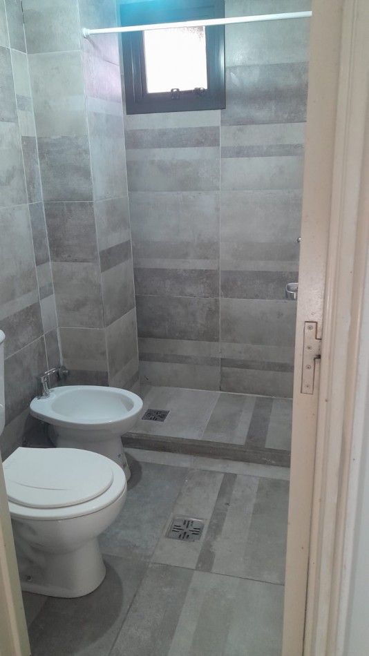 ALBERDI MONOAMBIENTE MUY AMPLIO DE 40MTS.2 EN CASEROS AL 1100