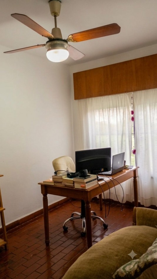 Bajo Palermo a metros de Parque de las Naciones casa 3 dormitorios mas departamento de servicio