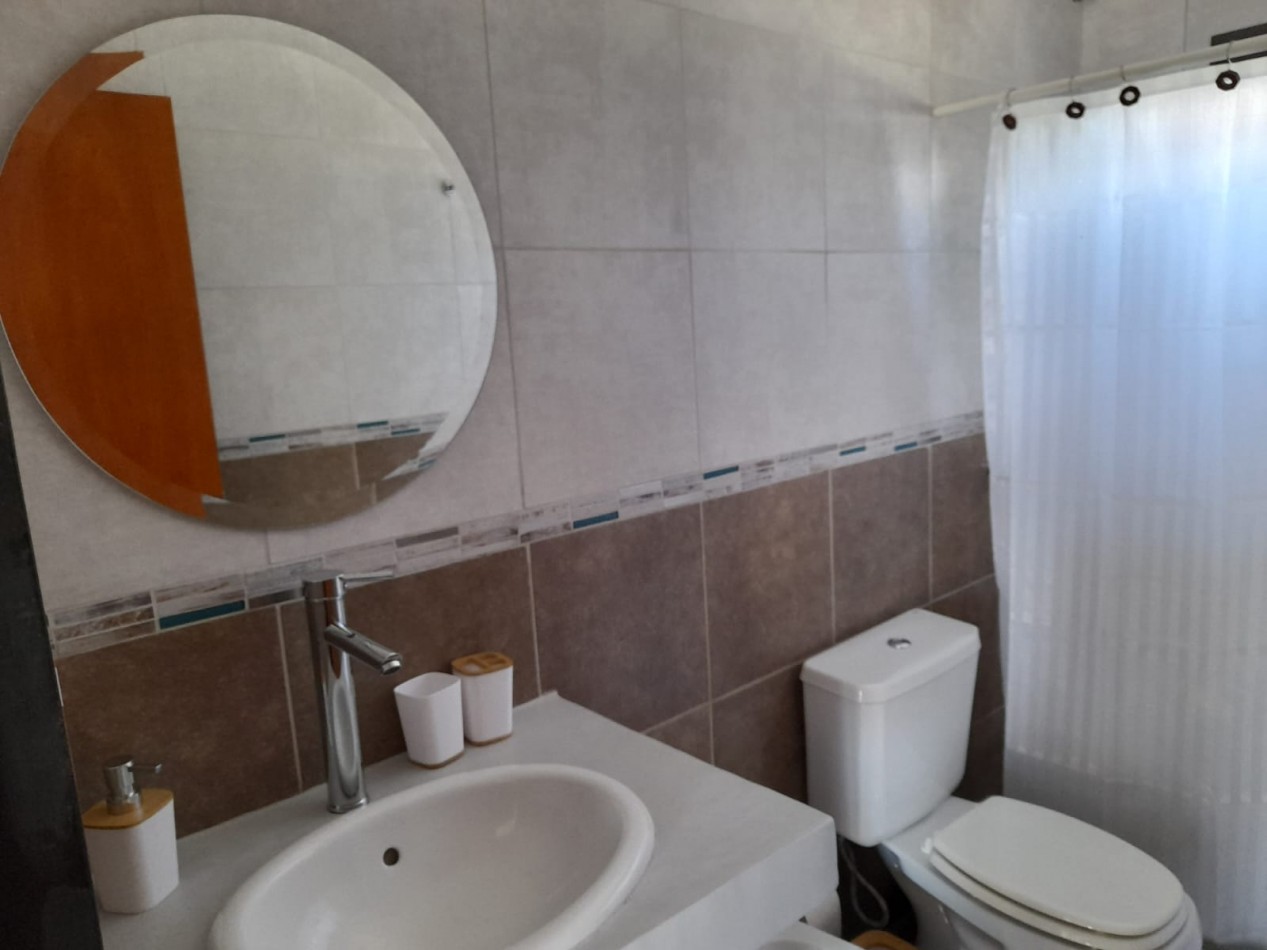 CARLOS PAZ - B° LA QUINTA - CASA 3 DORMITORIOS 2 BAÑOS COCHERA DOBLE PILETA MAS LOTE PARA OTRA CASA